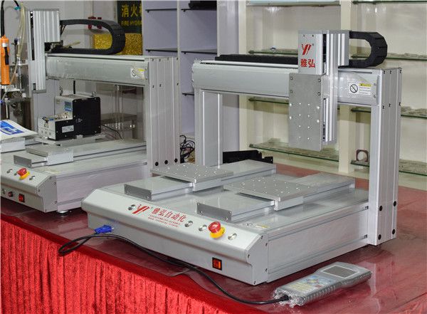 點膠,點膠機,專業(yè)點膠機廠家