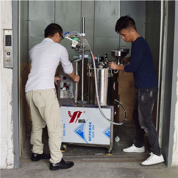 東莞全自動灌膠機廠家