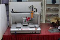 <b>專業鎖螺絲機廠家批發,真工廠在這里</b>