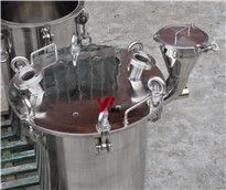 <b>不銹鋼壓力桶廠家供應，說明書在這里</b>