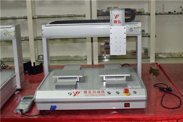 黃膠點膠機生產廠家