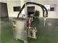 <b>led電源灌膠機,11年老牌廠家,值得信賴</b>