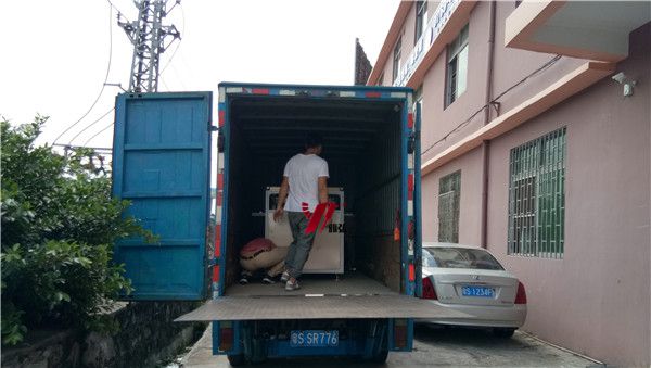 高粘度硅膠點(diǎn)膠機(jī)廠家